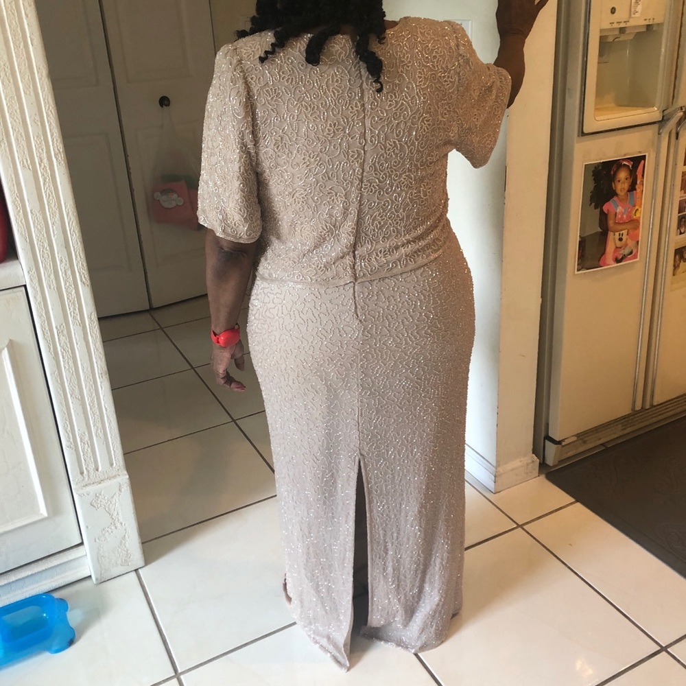 Absolutely BEAUTIFUL Beaded Gown - Picture 2 of 16